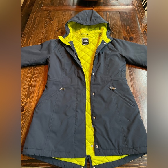 North Face Womens long puffer jacket in navy size medium - Picture 2 of 6